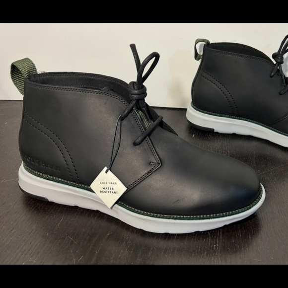 Cole Haan Grand Atlantic Chukka Water Resistant Leather Boots Black/Grey Men 8M main image 16